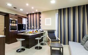 Rhodes Central Suite
